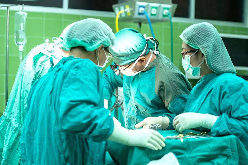 Justiça do RS amplia condenação de hospital por compressa cirúrgica esquecida em abdômen de paciente