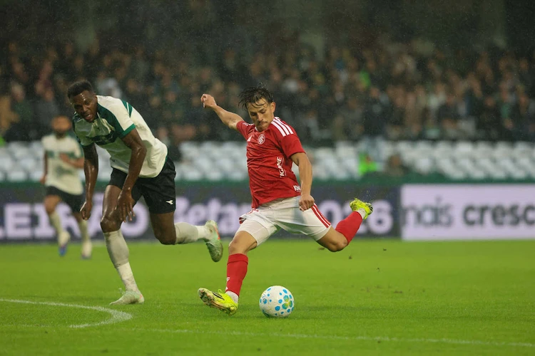 Internacional sofre mas consegue no Final do jogo um empate com gosto de vitória.